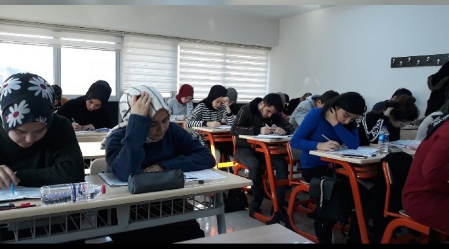 Halk eitim merkezindeki niversiteye hazrlk kurslarna youn ilgi