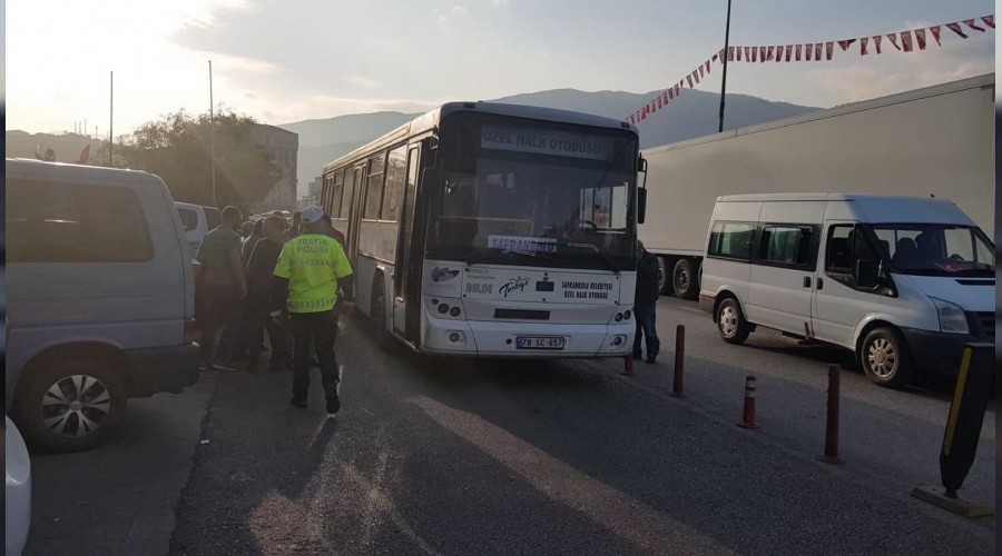 Halk Otobüsü Öğrenciyi yaraladı