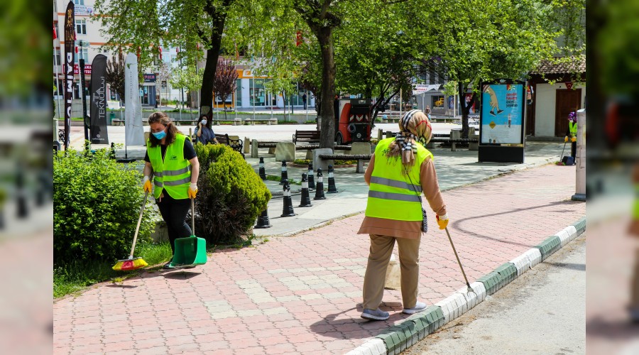 Kadın eli Safranbolu'nun sokaklarına değdi