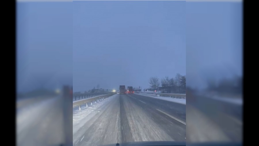 Karadeniz'i �stanbul'a ba�layan yolda kar ya���� etkili oluyor