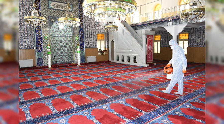 Camilerde cuma namaz ncesi "korona virs" nlemi