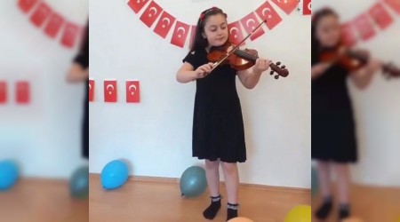 Evde kalan ocuklarn 23 Nisan gsterileri beeni toplad