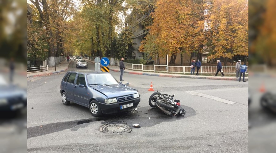 Otomobille motosiklet arpt: 1 yaral
