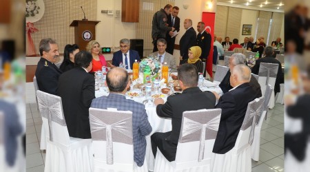 ehit ve gazi aileleri onuruna yemek verildi