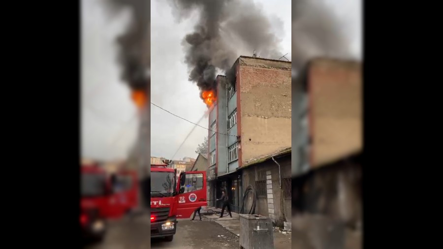 6 ki�inin ya�ad��� daire alevlere teslim oldu