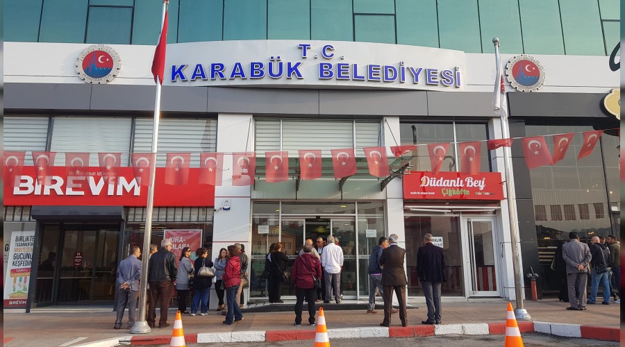 Bakan Vergili , ie ge gelen ii ve memurlar belediye almayarak kaplar kapatt