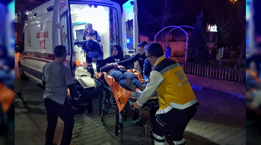Boşanmak isteyen eşini tabanca ile vurdu