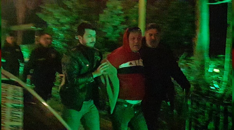 Derbi sonrası taraftarlar birbirine girdi