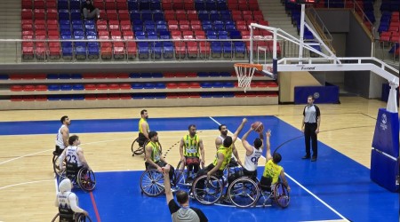 Karabk Demir Kartal, anlurfay 69-61 malup etti