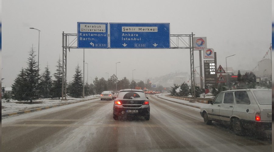 Karabük’te kar yağışı yeniden başladı