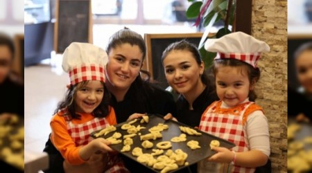 Kak 2025 Sempozyumu: Minik Eller Akll Lezzetler Mutfanda Kurabiye Yapt