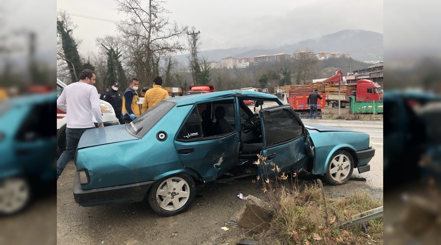Kontrolden kan otomobil refje arpt: 2 yaral