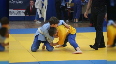 Trkiye'de ilk kez Karabk'te dzenlendi ; 150 sporcu katld