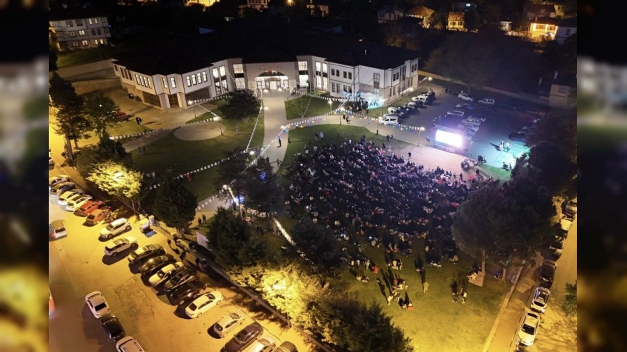 Ak Hava Sinema Gecelerine lk Gnden Youn lgi