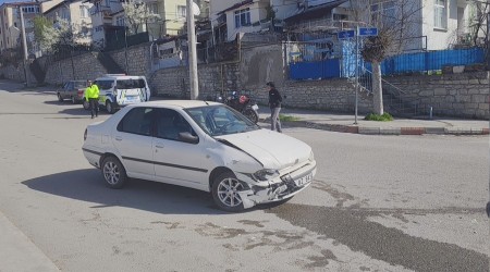 �ki otomobilin �arp��t��� kazada 3 ki�i yaraland�