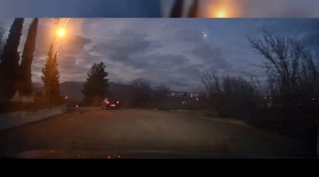 Karabk semalarnda gizemli cisim kamerada