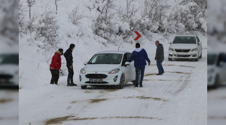 Kayak sevdası sürücüleri yolda bıraktı