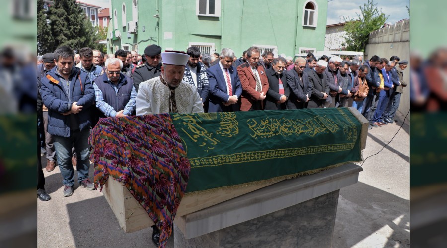 Kene vakasnda ayn kaderi paylat oluyla yan yana defnedildi
