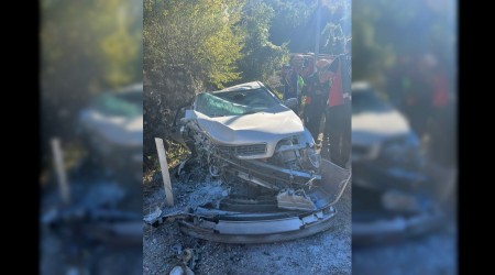 Kontrolden kan otomobil duvara arpt: 2 yaral