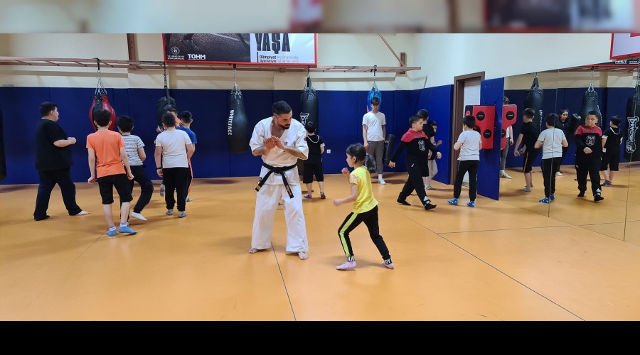 Milli sporcu Gedik, hem msabakalara hazrlanyor hem de sporcu yetitiriyor