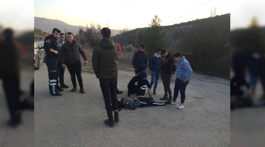 Motosiklet ile takla atan sürücü yaralandı