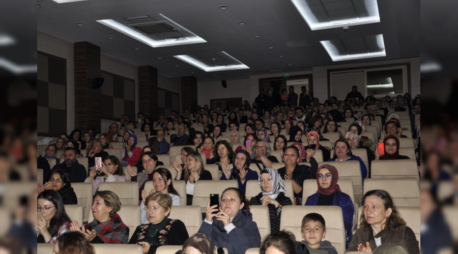 Öğretmenler meslektaşlarına konser verdi
