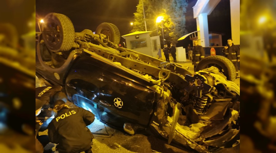 Yoldan kan kamyonet nizamiye giriine utu