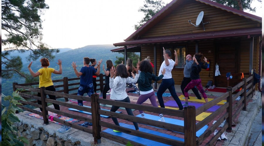 Ihlamur Terasta Yoga bir başka
