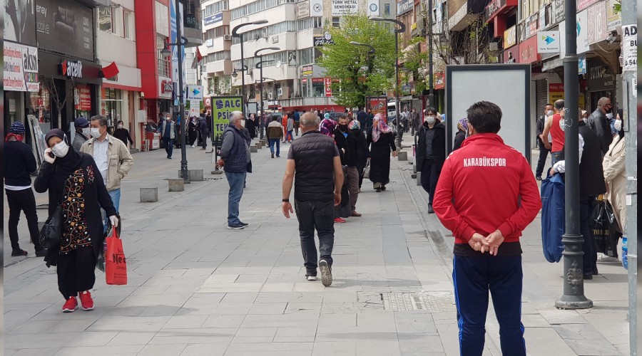 İnsan hareketliliği arttı, polis işi olmayanları caddeye almadı