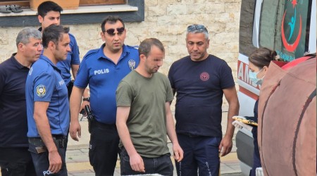 ntihar mesaj atan ahs Polis balkondan girerek kurtard
