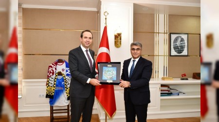 KARDEMR Ynetim Kurulu Bakan Bayraktardan ziyaretler