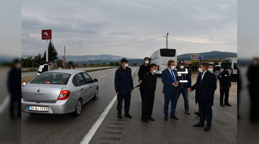 Seyahat kısıtlamasının kaldırılmasıyla araç yoğunluğu oluştu