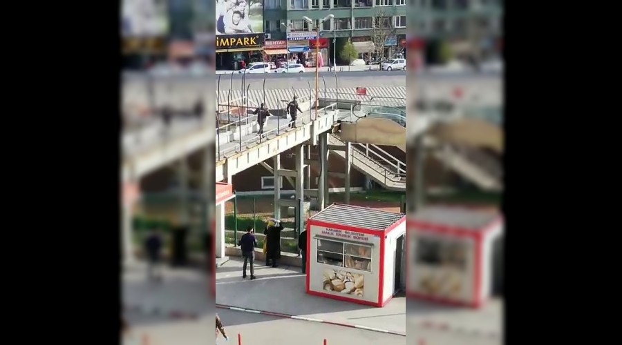 Sosyal mesafe kavgaya engel olamadı