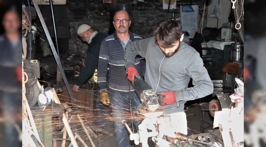 225 yıllık Demirciler çarşısı yıllara meydan okuyor