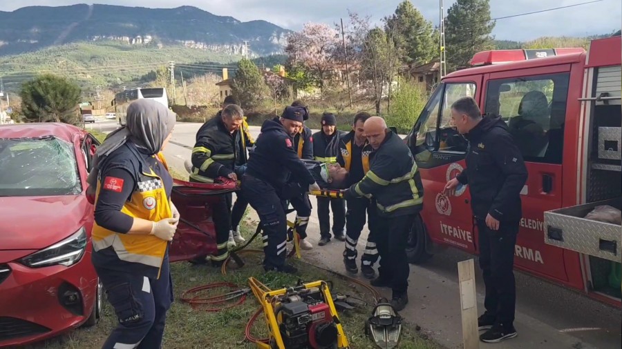 Karabk'teki trafik kazasnda lenlerin says 4'e ykseldi