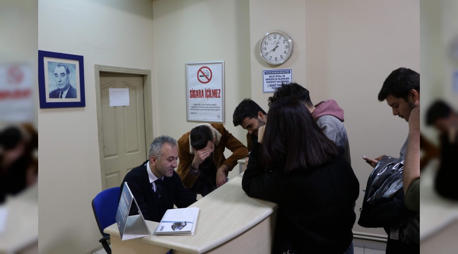 Öğrenciler otobüs firmalarına akın etti