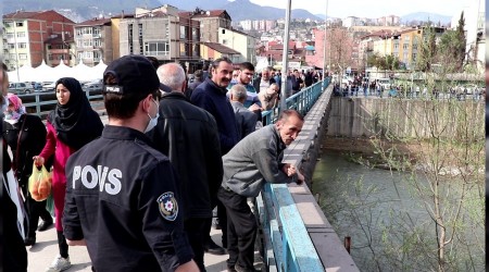 18 yandaki gen kprden atlad, vatandalar film izler gibi izledi