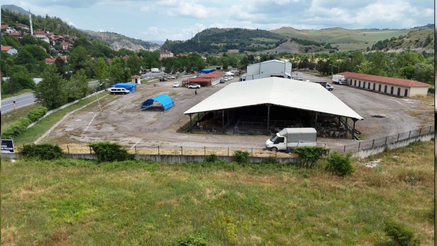 Karabk Belediyesi'nden kurban sat noktas ve cretsiz servis duyurusu