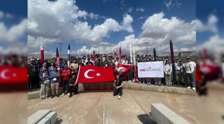 ABD'de roket yarmasnda dnya ncl ile Trk bayran dalgalandrdlar