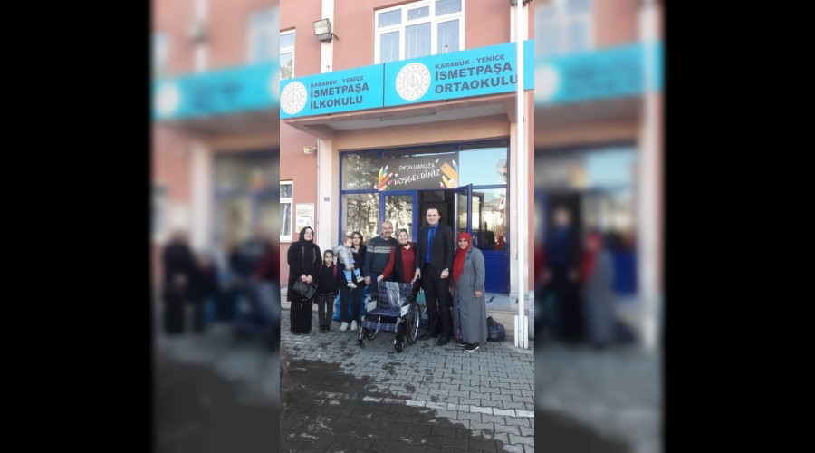 Kapakları topladılar, tekerlekli sandalyeyi aldılar