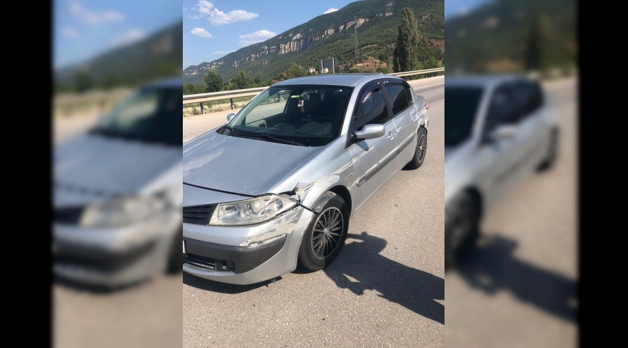 Kontrolden kan otomobil nce bariyere sonra refje arpt: 3 yaral