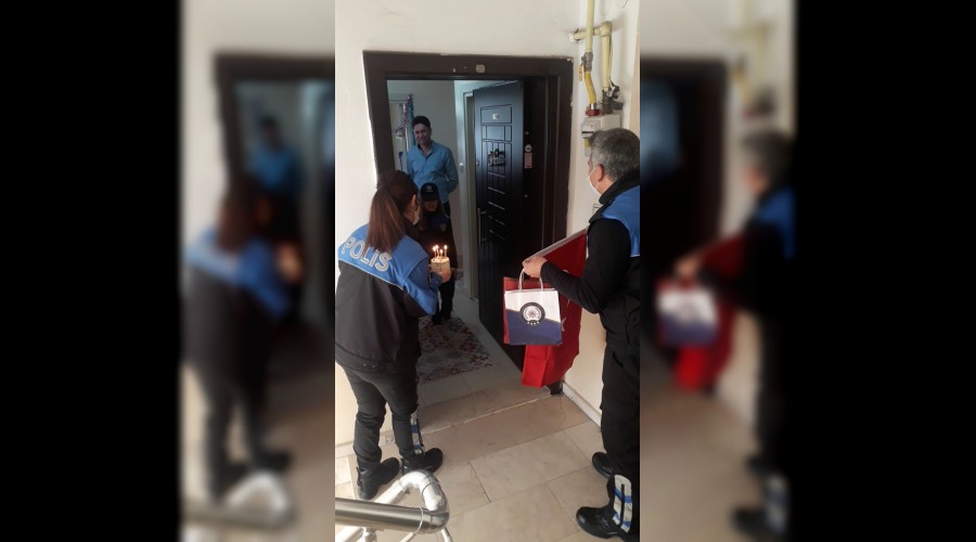 Polislerden 23 Nisan doum gn srprizi