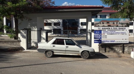l zel dareden parasn alamayan mteahhit okulu kilitledi