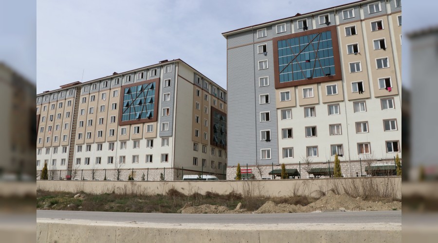 Yabanc uyruklular Karabk'te iki yurda yerletirildi