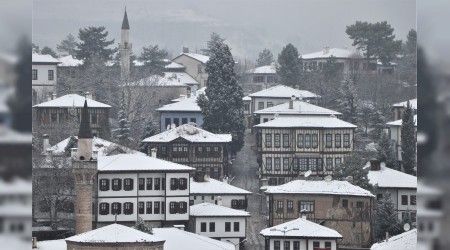 3 bin yllk Safrabolu'nun tarihi konaklar beyaz rtyle kapland