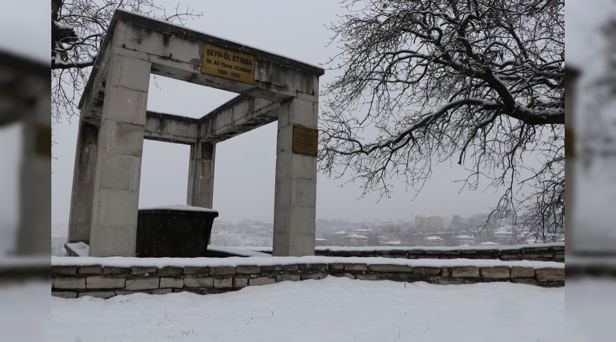 3 bin yıllık Safrabolu'nun tarihi konakları beyaz örtüyle kaplandı