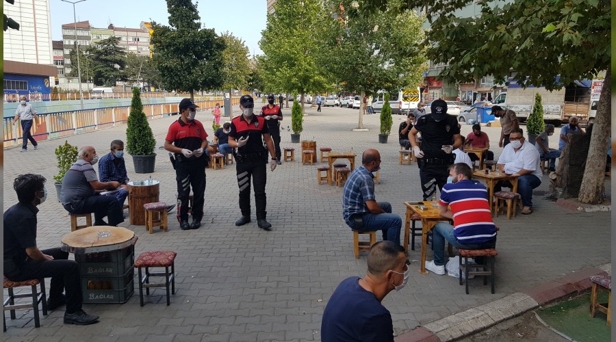 Polis sokak sokak gezerek korona virs denetimi yapt