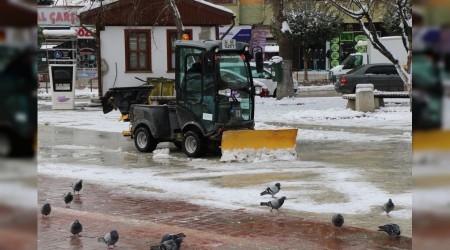 Safranbolu Belediyesi'nden buzlanmalara kar nlem