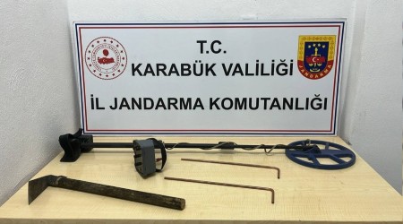 Tarihi kentte defineciler sust yakaland