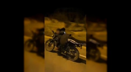 Yzst yatarak motosiklet kulland
